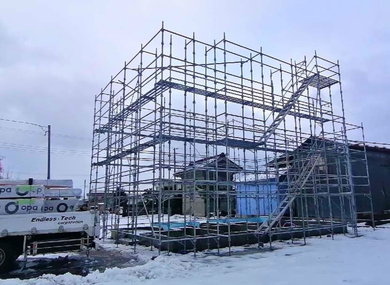 【現場レポート】平川市・K様邸：足場設置｜エヴァーホーム