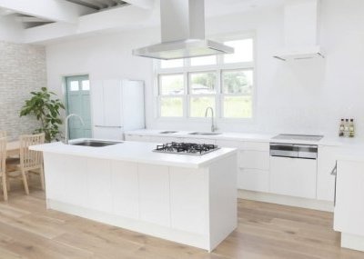 家づくりのヒント｜憧れのアイランドキッチン！その魅力と欠点とは｜将来も安心の住宅建築【イエペディア】