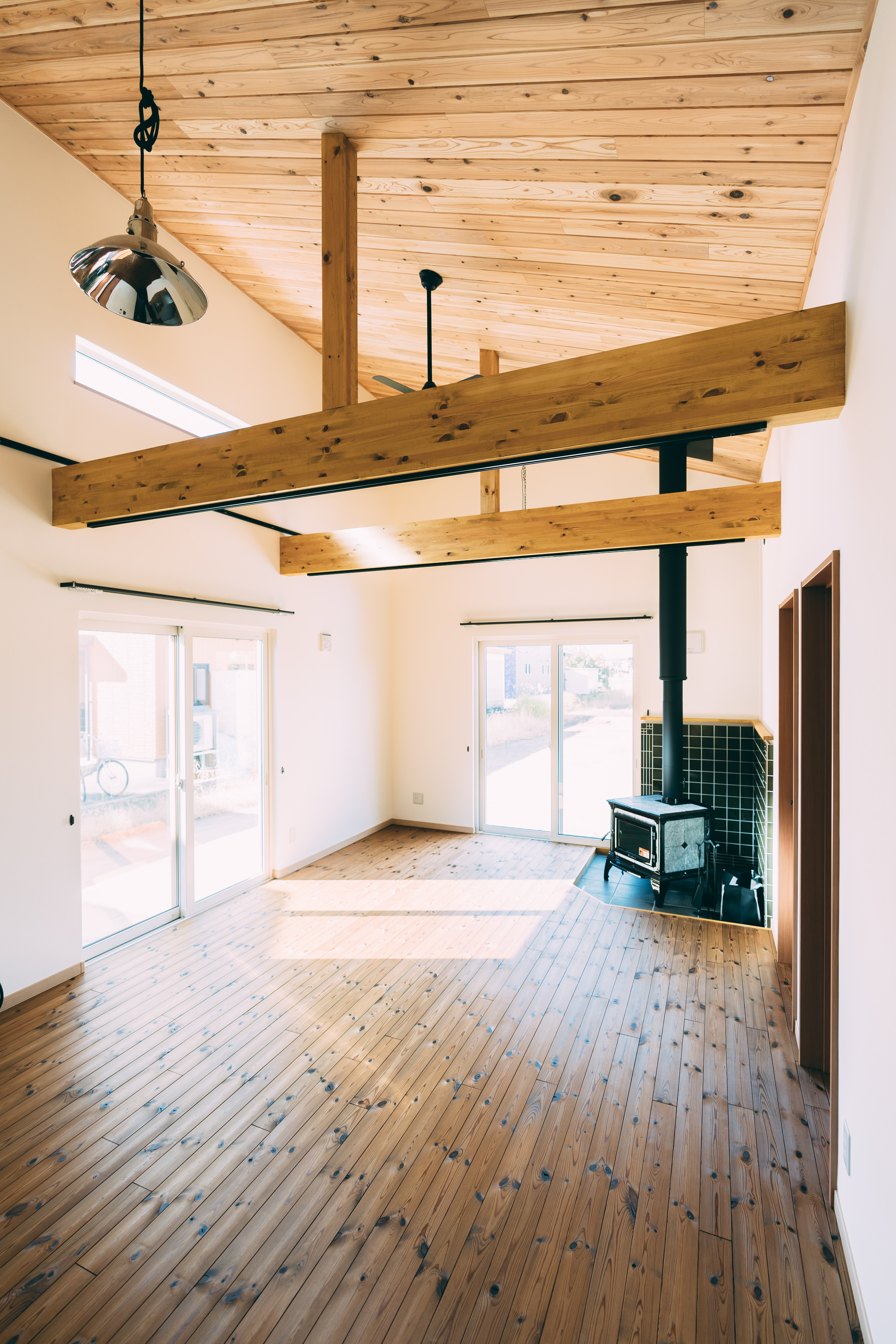 Case 6. 薪ストーブが照らす家族の暮らし