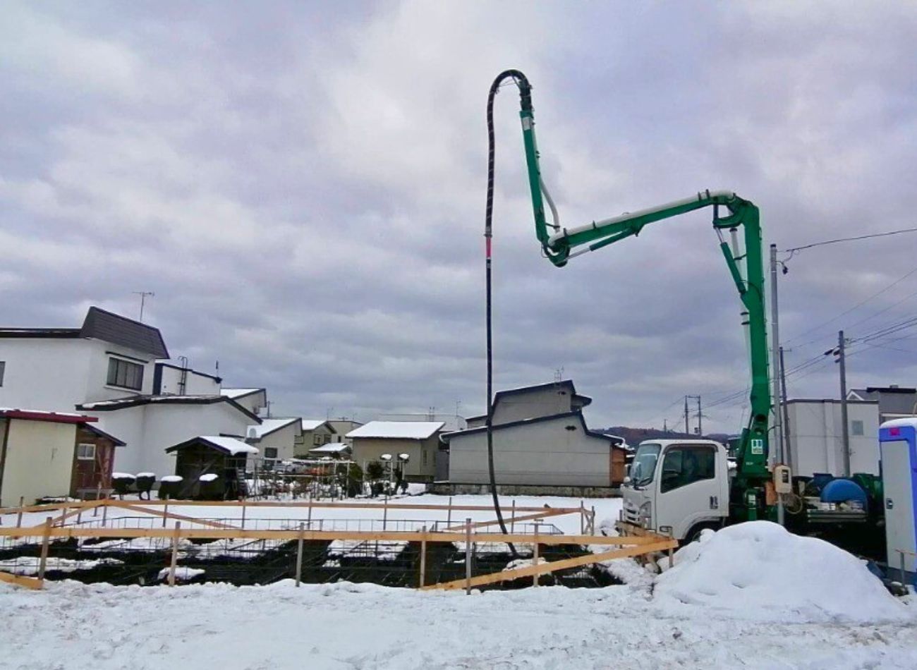 【現場レポート】平川市・K様邸：ベースコンクリート打設｜エヴァーホーム