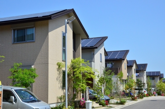 太陽光発電システムはお得?その現状とメリットとは